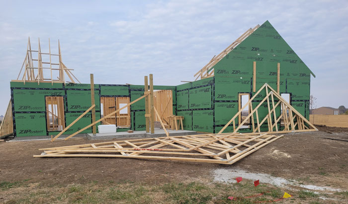Red Oak carpentry house under construction
