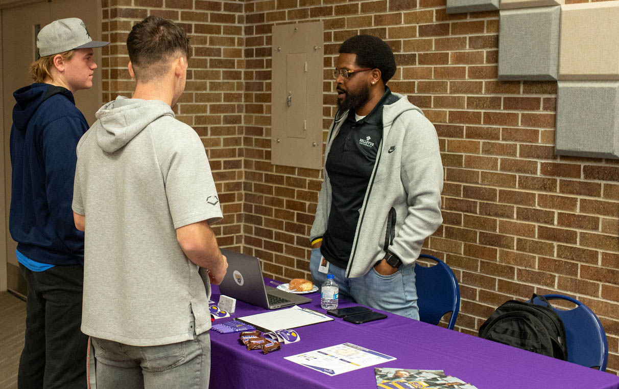 SWCC students talking to a transfer representative