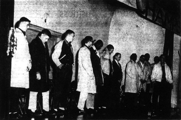 The '62 Bears team thanking students and residents for their support throughout the season